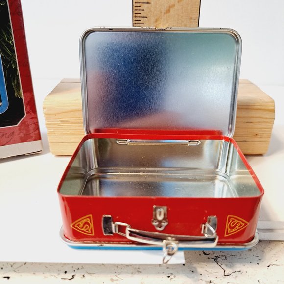Hallmark Keepsake Ornament Superman Lunch Box DC Comics Man of Steel Christmas - Picture 9 of 9